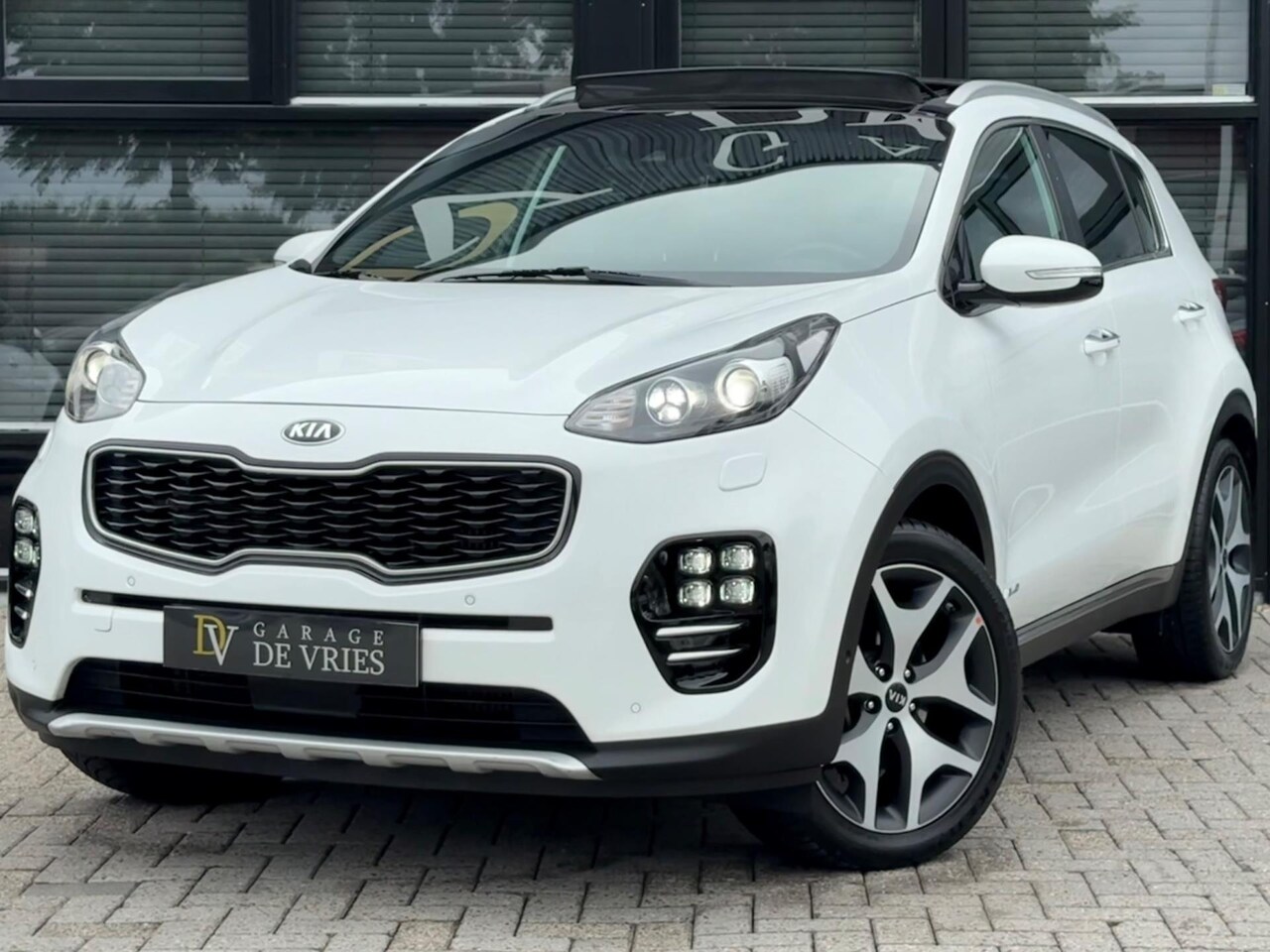 Kia Sportage - 1.6 T-GDI 4WD GT-Line Aut Full Option Panoramadak Trekhaak Garantie - AutoWereld.nl