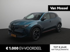 Alfa Romeo Junior - Elettrica Speciale 54 kWh | Full Matrix koplampen | 360 parkeersensoren | Apple & android