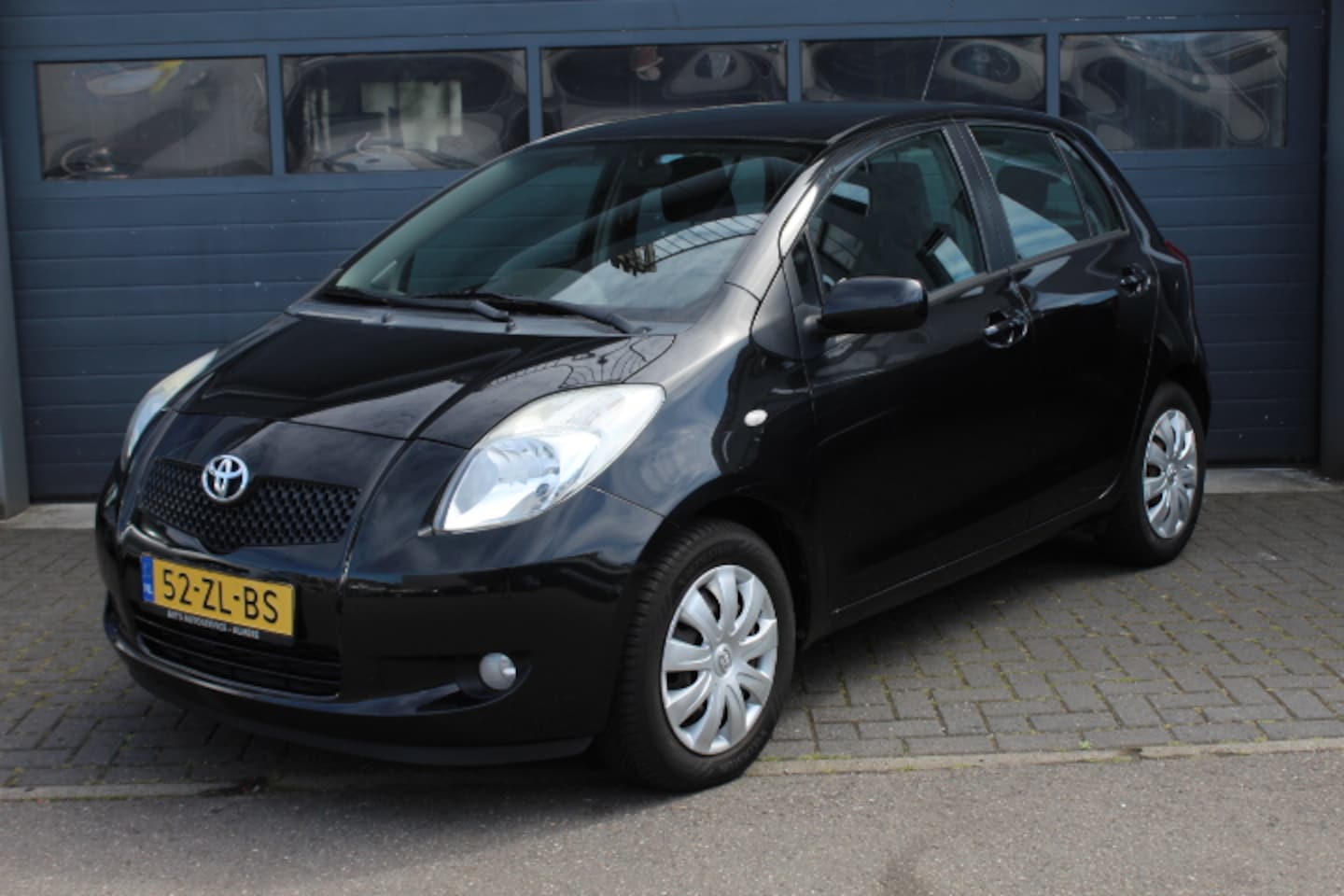 Toyota Yaris - 1.3 VVTi Sol 5-Drs NW APK Airco Radio/CD Speler Elek. Ramen - AutoWereld.nl
