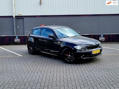 BMW 1-serie - 116i High Executive / Airco / Navi / Camera / Bluetooth / Nieuwe Apk