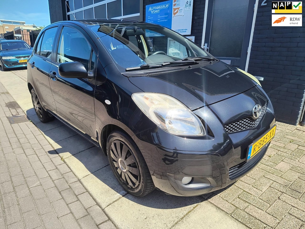 Toyota Yaris - 1.3 VVT-i Now Airco, CV en Nette Auto - AutoWereld.nl