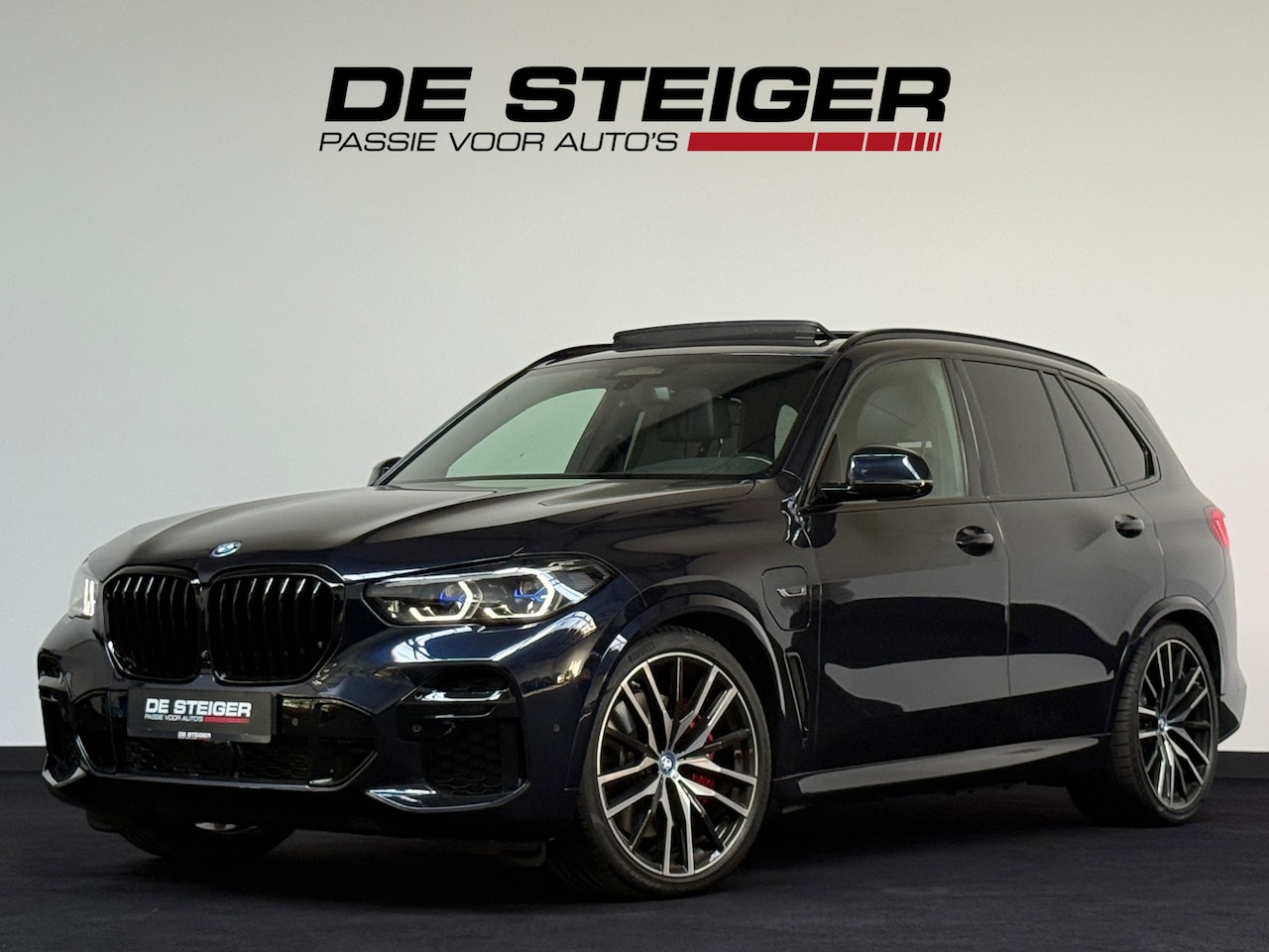 BMW X5 - XDrive45e High Executive M-Sport Pano Luchtvering Sfeer 22 - AutoWereld.nl