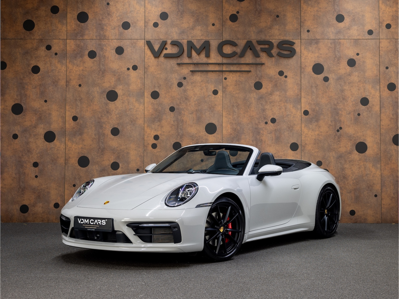 Porsche 911 Cabrio - 3.0 Carrera 4S | SportDesign | 18-weg | 360° | InnoDrive | ACC | Stoelventilatie | - AutoWereld.nl