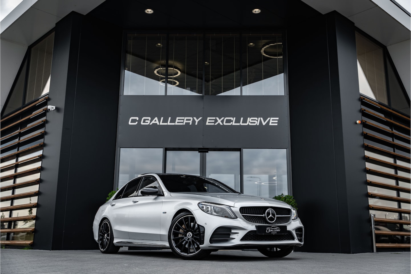 Mercedes-Benz C-klasse - 300 e Premium Plus Pack - Panorama | Burmester | Memory | 360 Camera - AutoWereld.nl