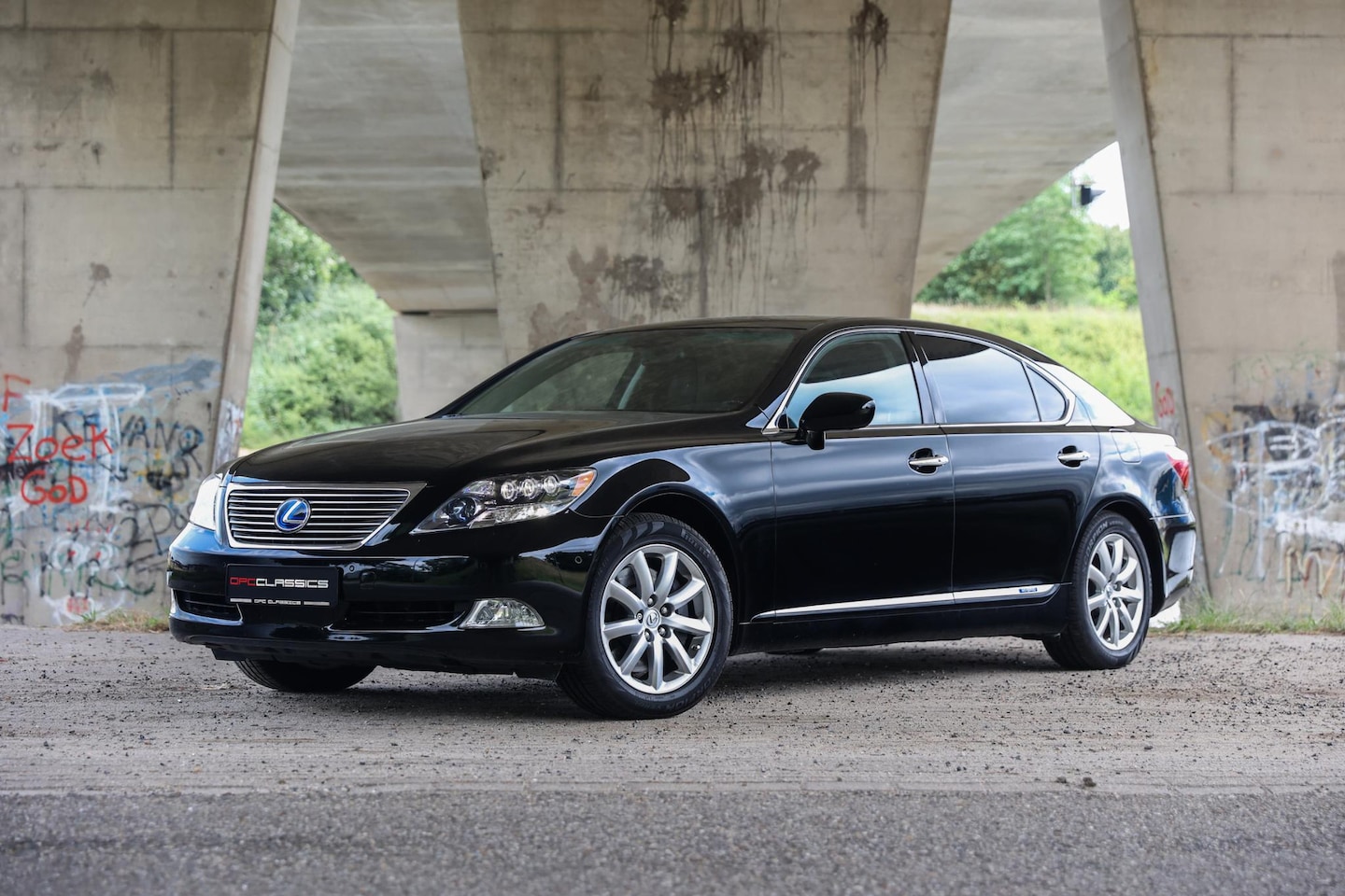 Lexus LS 600h - L President youngtimer - AutoWereld.nl