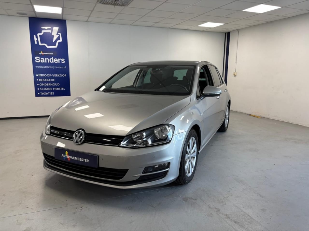 Volkswagen Golf - 1.0 TSI Comfortline /LAGE KM/DEALER ONDERHOUDEN/ - AutoWereld.nl