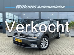 Volkswagen Tiguan - 1.4 TSI Connected Series Elektrische Haak, Panorama Dak & Stoelverwarming