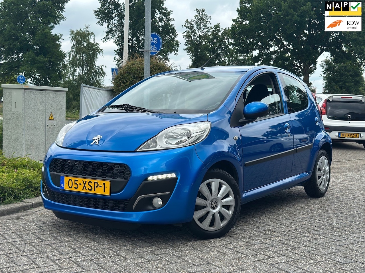 Peugeot 107 - 1.0 Active AUTOMAAT airco led - AutoWereld.nl