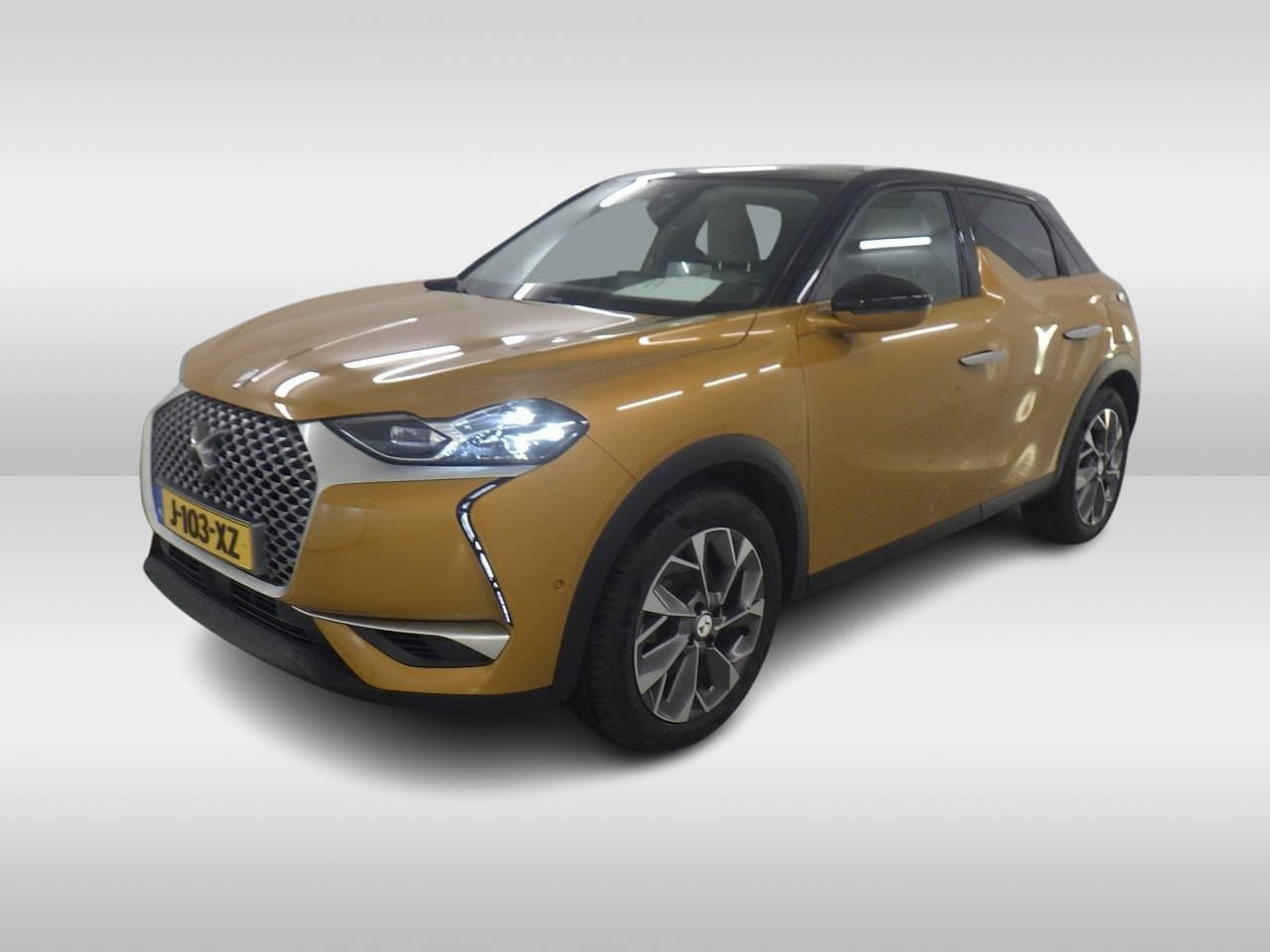 DS 3 Crossback - E-Tense Grand Chic 50 kWh (136 PK) 2e-Eig. & Keurig-Onderh. BOVAG-Garantie. NL-Auto. - AutoWereld.nl
