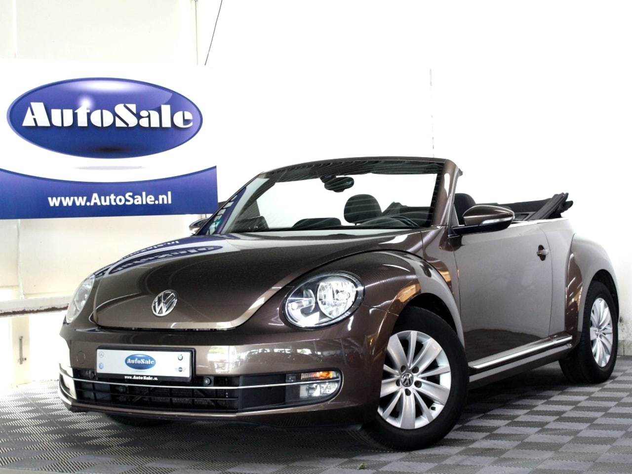 Volkswagen Beetle Cabriolet - 1.2 TSI Design 1eEIGNR! PDC CRUISE STOELVW CLIMA '13 - AutoWereld.nl