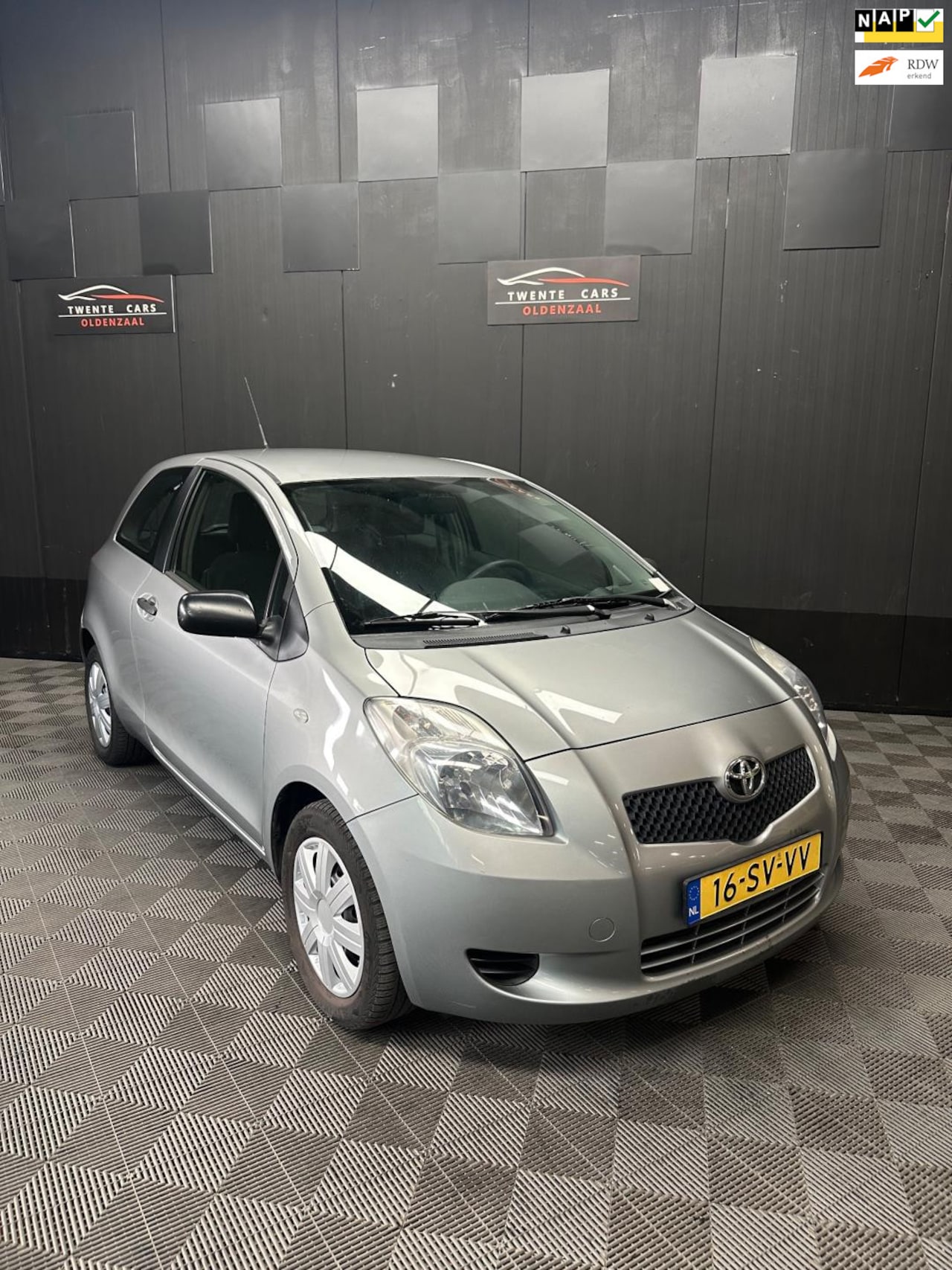 Toyota Yaris - 1.3 VVT-i Terra 1.3 VVTi Terra | Nieuwe APK | - AutoWereld.nl