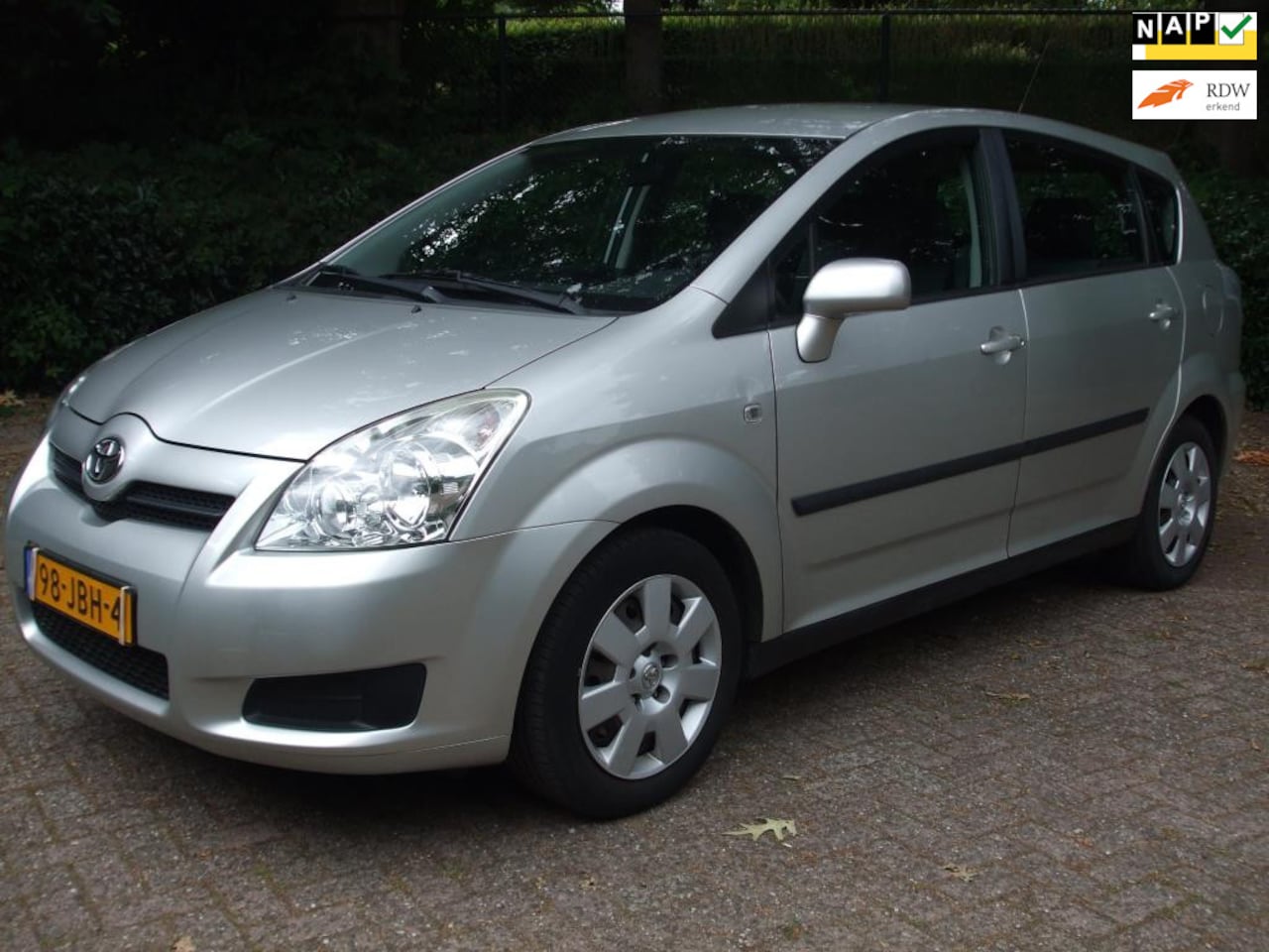 Toyota Verso - 1.6 VVT-i Terra airco cruise 138 dkm NAP nwe APK grijs - AutoWereld.nl