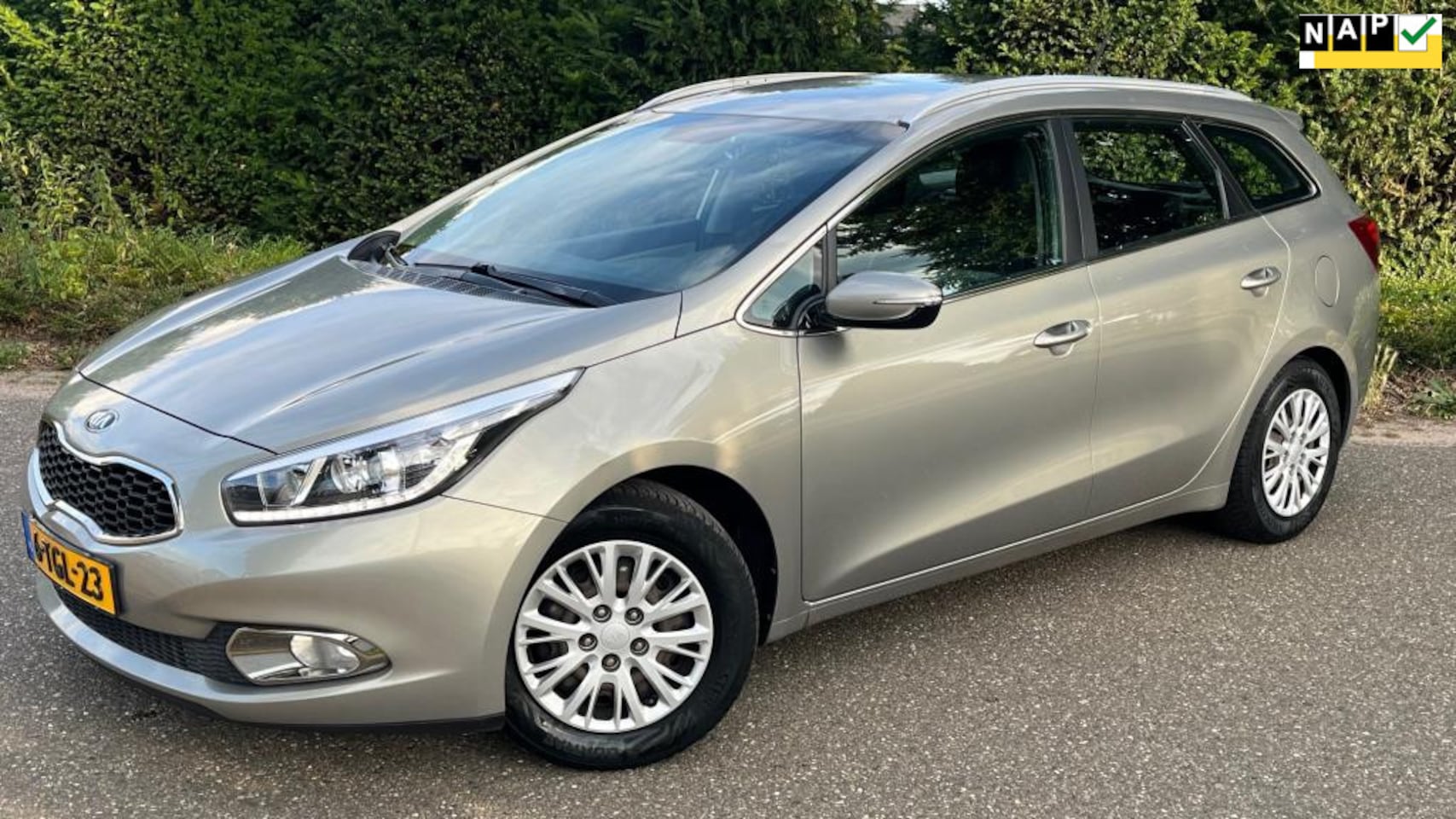 Kia Cee'd Sportswagon - 1.6 GDI Business Pack l NAVI l Clima l - AutoWereld.nl