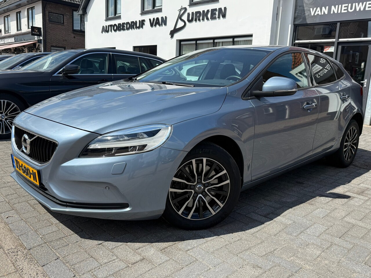 Volvo V40 - 1.5 T2 Momentum automaat,Navigatie,Stoelverwarming,Climate control - AutoWereld.nl