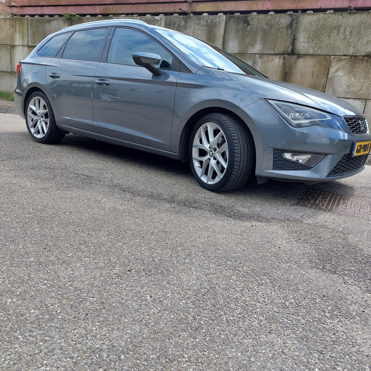SEAT Leon ST - 1.4 TSI ACT FR Dynamic - AutoWereld.nl