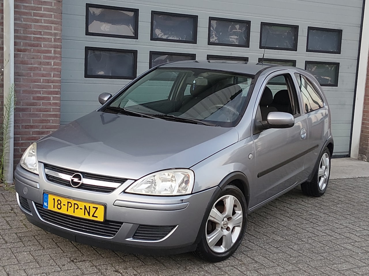 Opel Corsa - 1.2-16V Maxx 2004 Airco - AutoWereld.nl