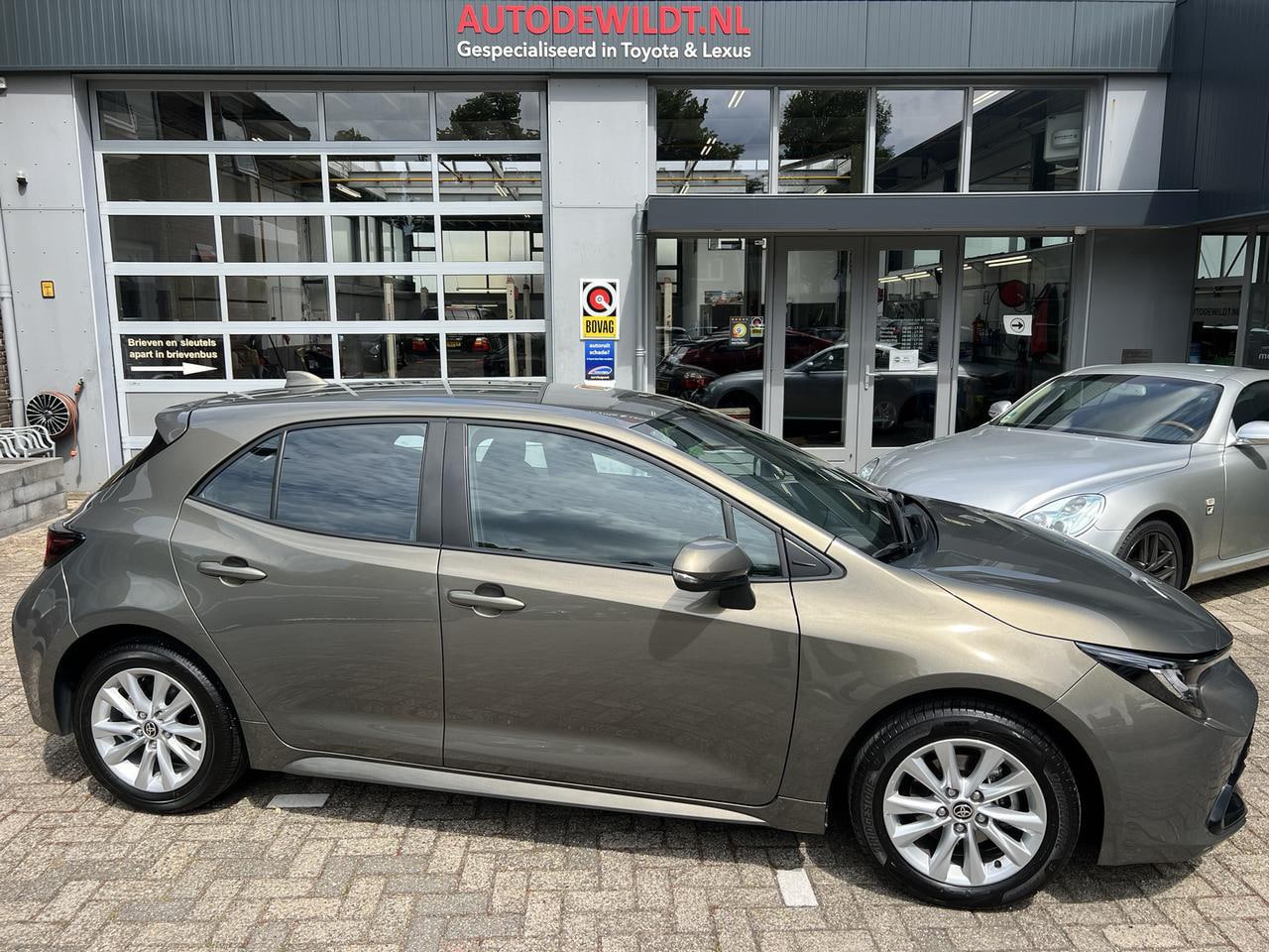 Toyota Corolla - 1.8 Hybrid Active 5-dr A/T + FABRIEKSGARANTIE - AutoWereld.nl