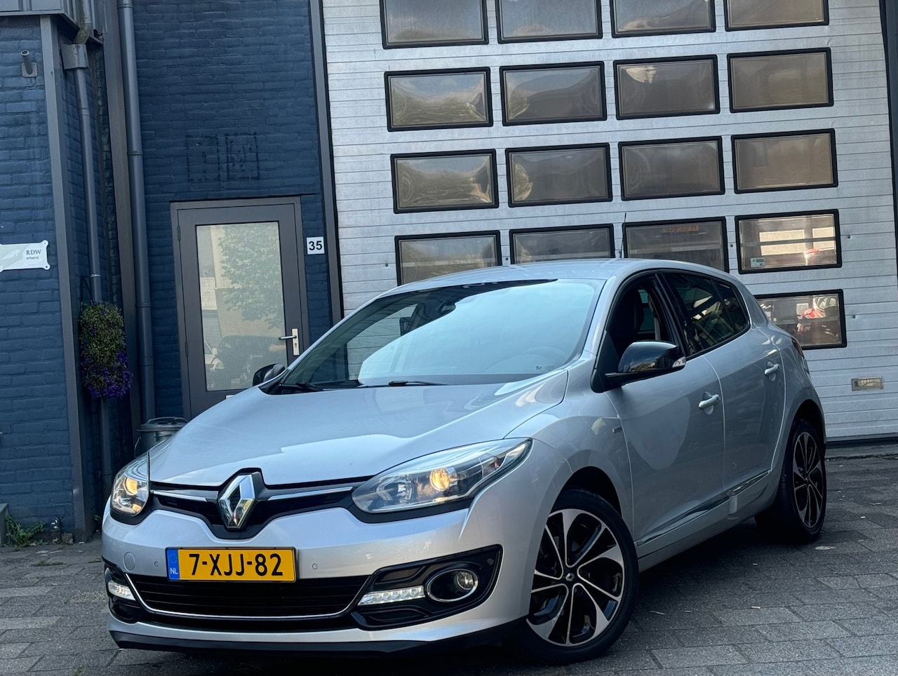 Renault Mégane - 1.2 TCe Bose | Clima | Navi | Camera | N.A.P - AutoWereld.nl