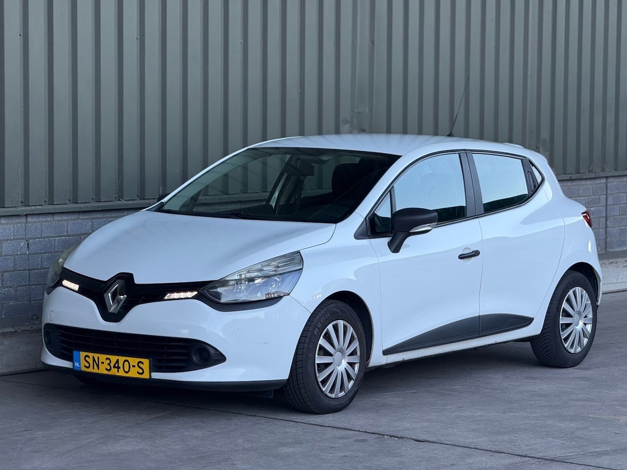 Renault Clio - 1.5 dCi I APK I Cruise I ECO Authentique - AutoWereld.nl