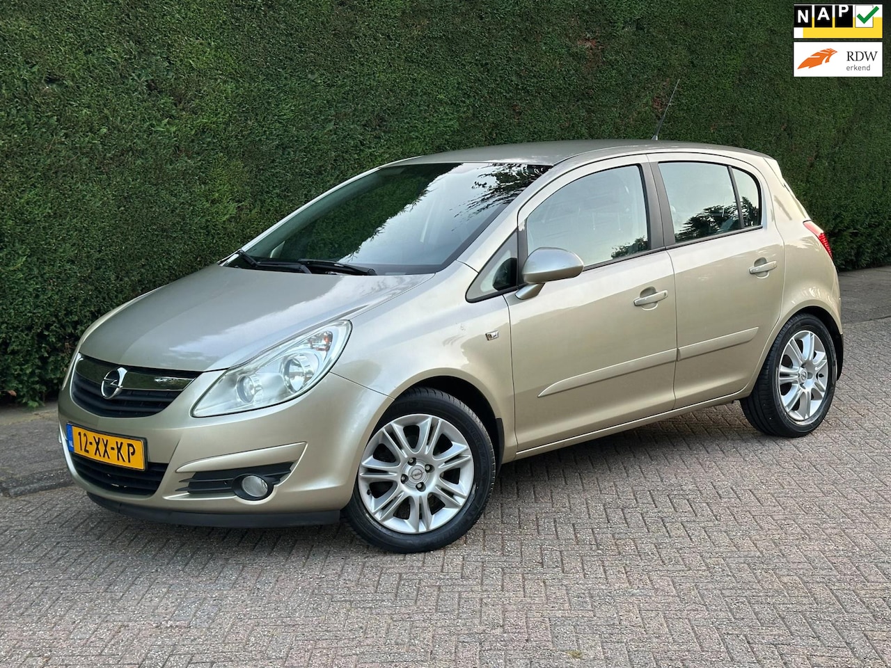 Opel Corsa - 1.4-16V Cosmo /CRUISE/CLIMA/LEER/RIJDTGOED!/ - AutoWereld.nl