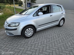 Volkswagen Golf - 1.6 FSI