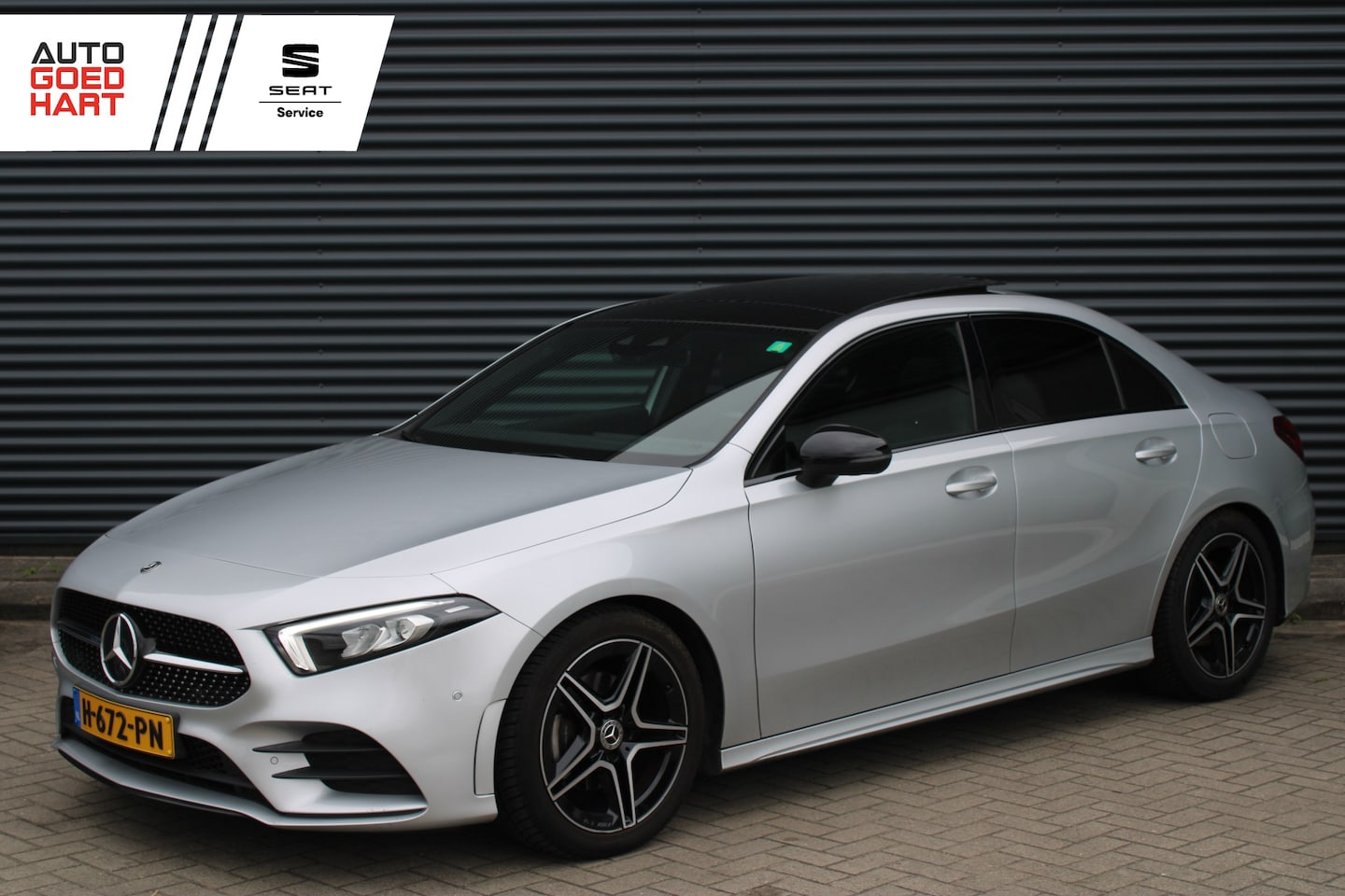 Mercedes-Benz A-klasse - 200 AMG-Line Panoramadak Camera High-Performance-Led - AutoWereld.nl