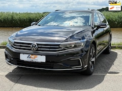 Volkswagen Passat Variant - 1.4 TSI PHEV GTE Business / trekhaak / HUD / LED / NAVI / VIRTUELL / pracht auto