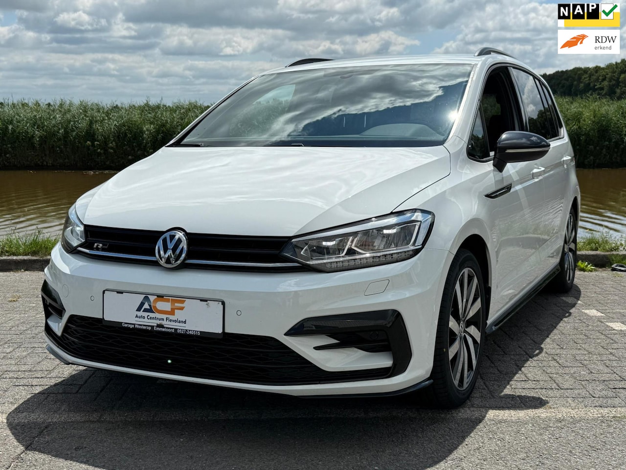 Volkswagen Touran - 1.5 TSI Highline Business R 7p volle prachtige auto - AutoWereld.nl