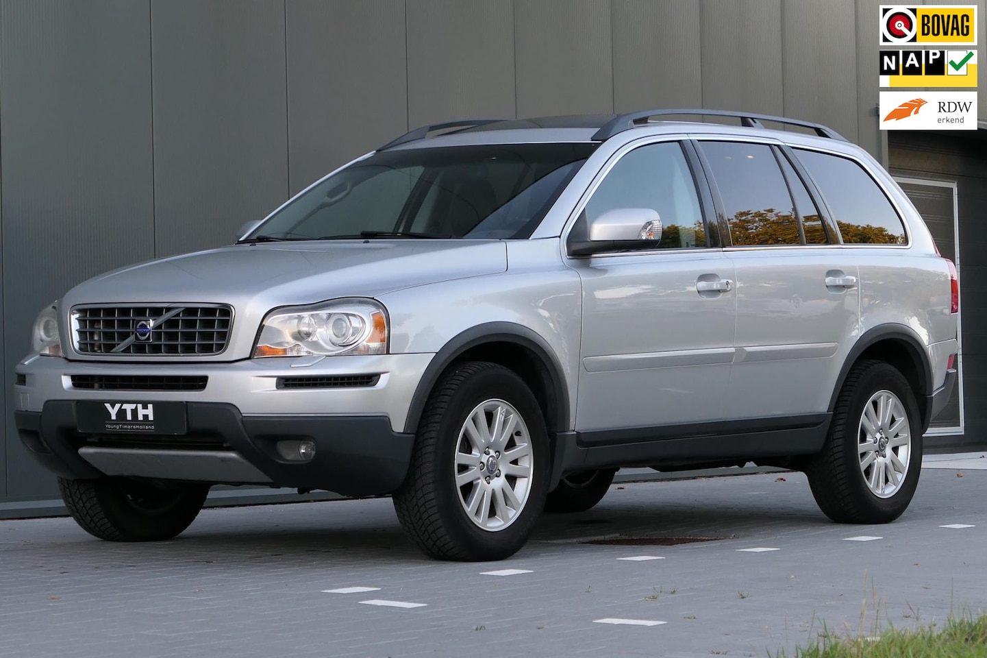 Volvo XC90 - 3.2 Executive Navi Leder Facelift 7-persoons Youngtimer - AutoWereld.nl