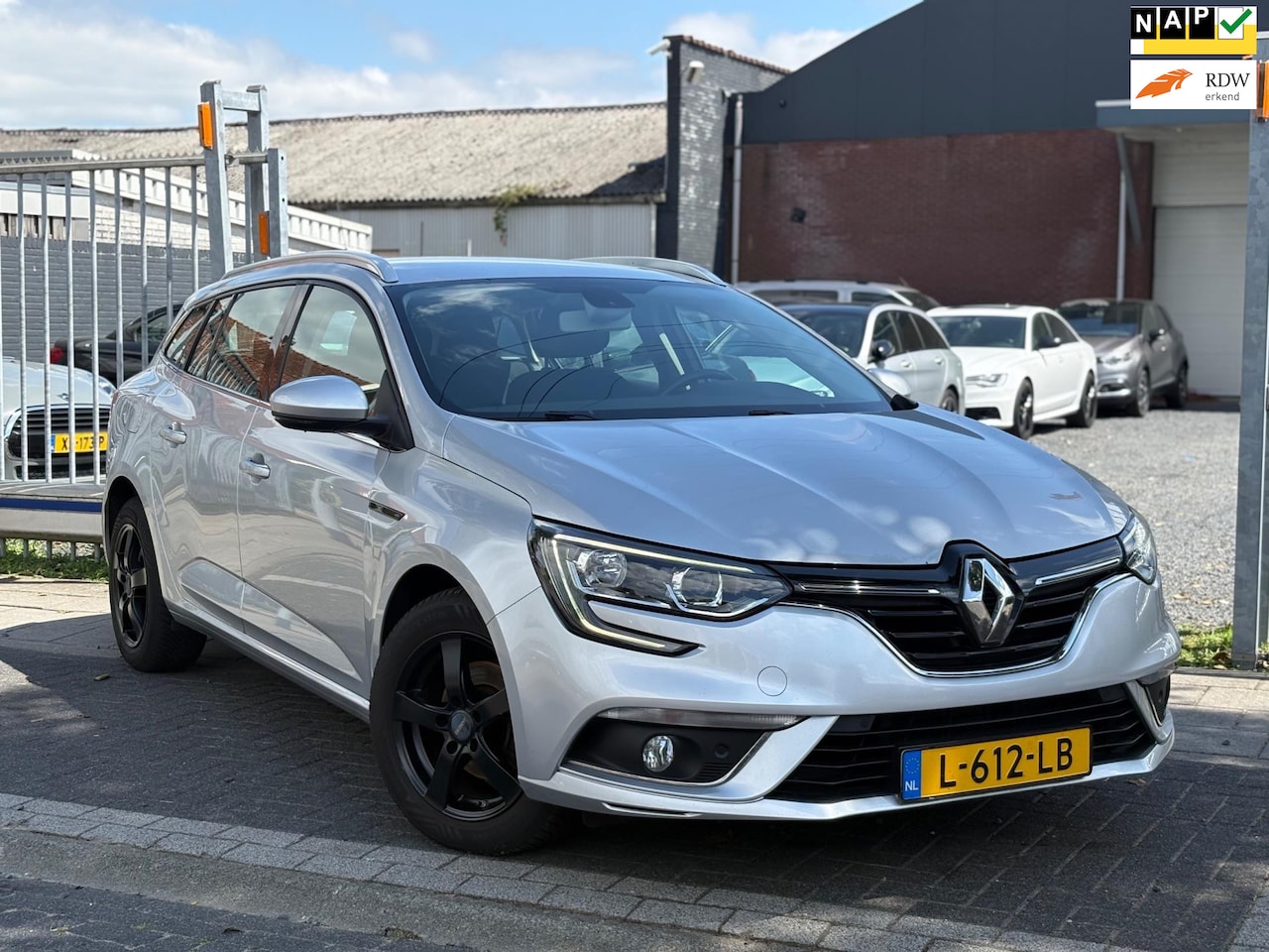 Renault Mégane Estate - 1.5 dCi Limited | Automaat | LED | Cruise control | Climate control | - AutoWereld.nl