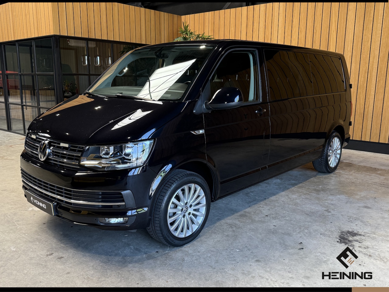 Volkswagen Transporter - 2.0 TDI L2H1 DC Comfortline Plus 2.0 TDI L2H1 DC Comfortline Plus 150 PK DSG - AutoWereld.nl