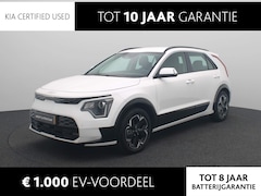 Kia Niro EV - DynamicLine 64.8 kWh | 3-fase 11KW laden | Climate Control | Navigatie | LM Velgen | Eerst