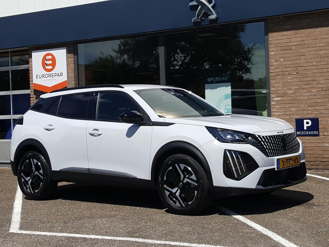 Peugeot 2008 - 1.2 Puretech 130pk Allure EAT8 AUTOMAAT Navigatie | Apple Carplay & Android Auto | Camera - AutoWereld.nl