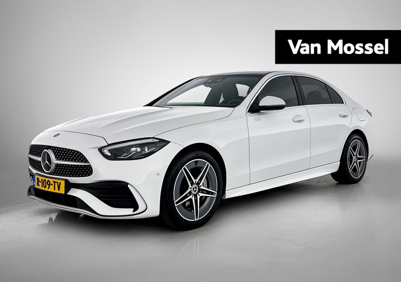 Mercedes-Benz C-klasse - 300 e AMG Line | WORDT VERWACHT | PANORAMADAK | ACHTERUITRIJCAMERA | SFEERVERLICHTING | ST - AutoWereld.nl