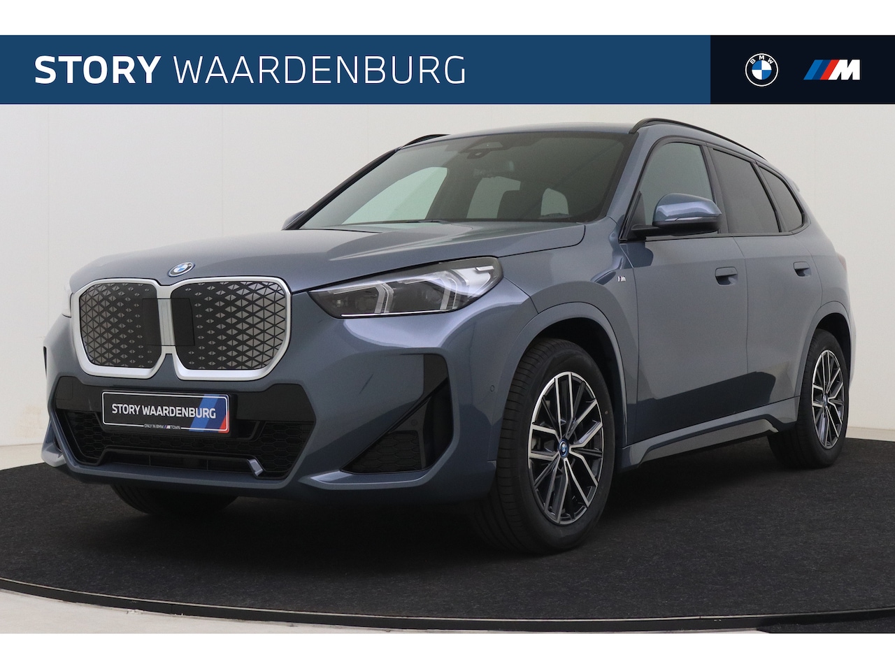 BMW iX1 - eDrive20 M Sport / Panoramadak / Trekhaak / Sportstoelen / Adaptieve LED / Comfort Access - AutoWereld.nl