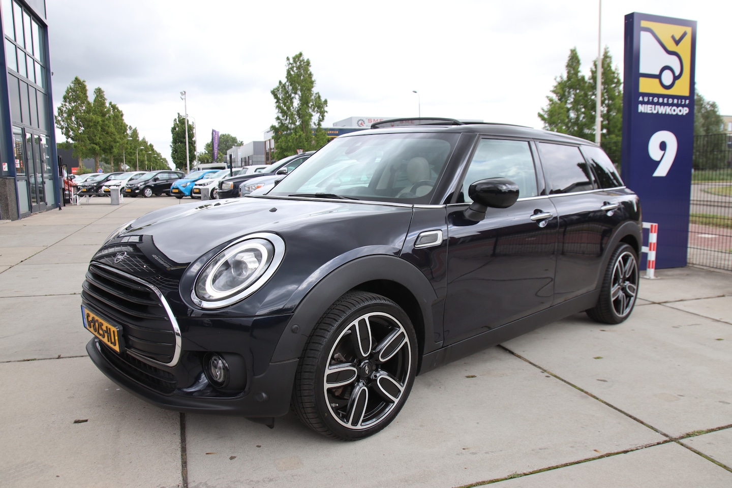 MINI Clubman - Mini 1.5 Cooper Business Ed. FULL LED, Carplay, Pano, Leder BOMVOL! Zomer aanbieding! - AutoWereld.nl