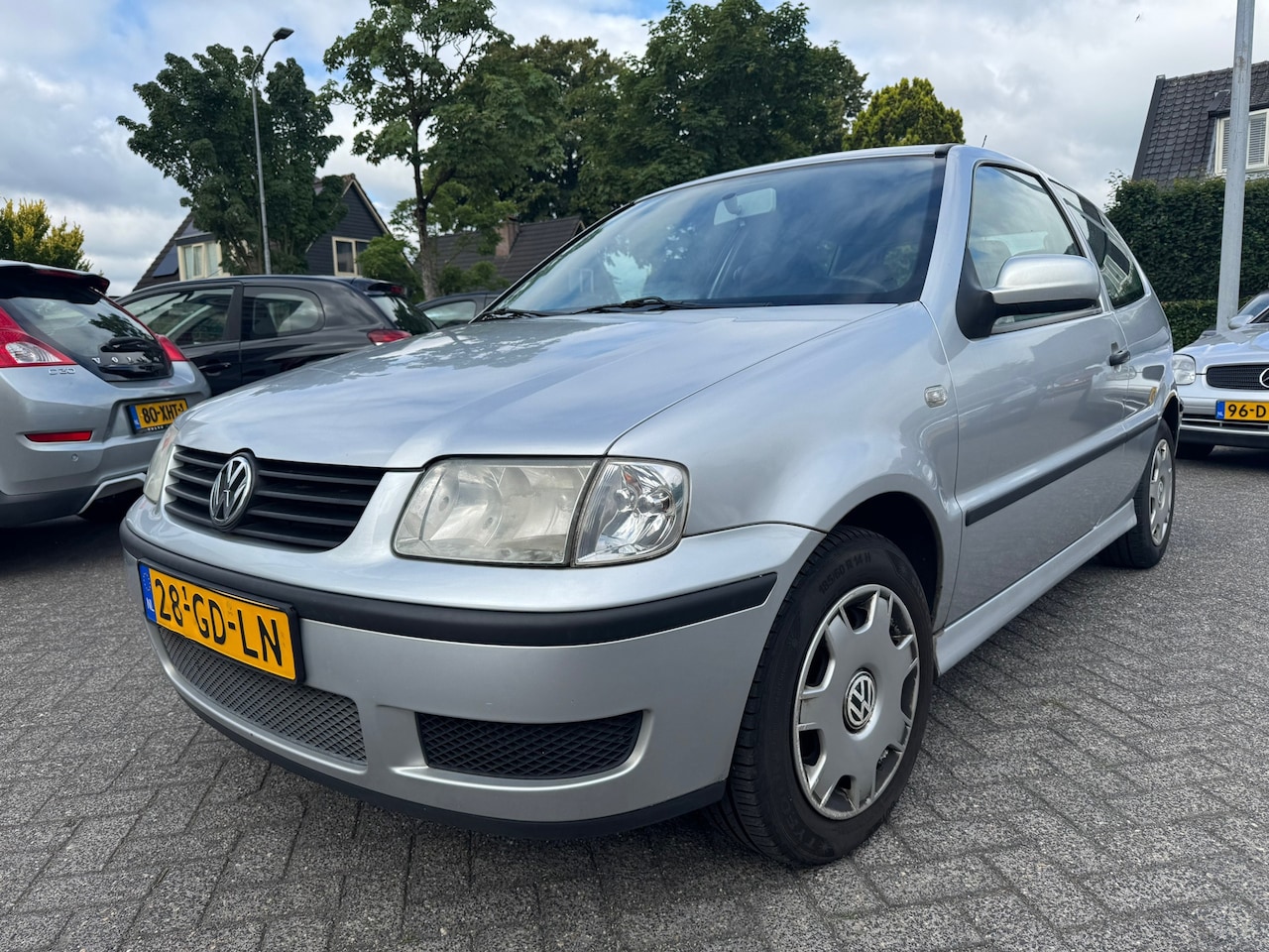 Volkswagen Polo - 1.4-16V Trendline Automaat,Apk 8/7/26,Nap - AutoWereld.nl