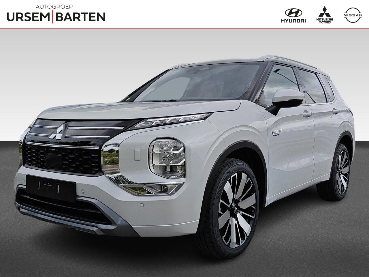 Mitsubishi Outlander - 2.4 PHEV Instyle+ | VAN € 64.930,00 VOOR 62.930,00 | UIT VOORRAAD LEVERBAAR - AutoWereld.nl