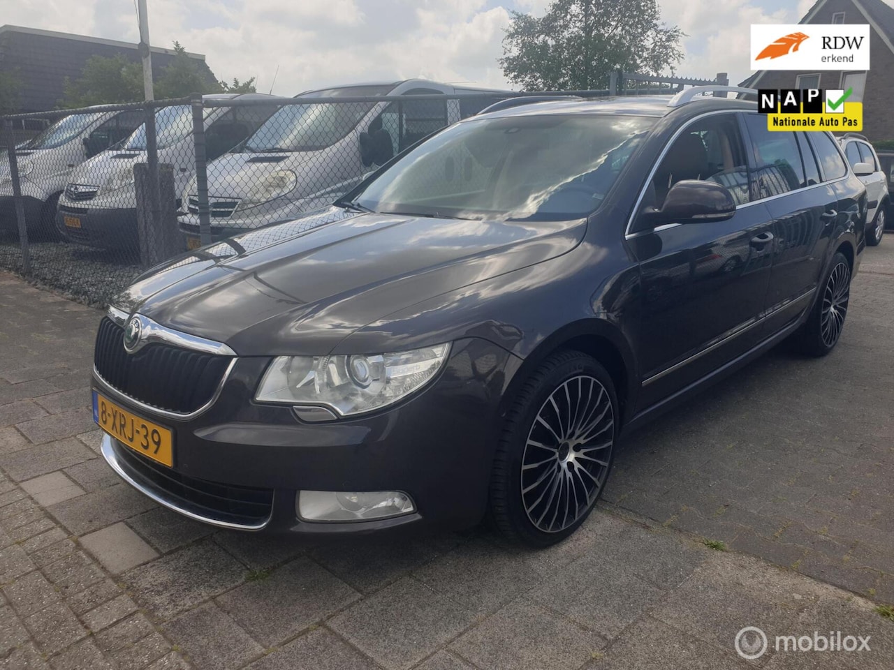 Skoda Superb Combi - 2.0 TSI Elegance Business Line 2.0 TSI Elegance Business Line - AutoWereld.nl