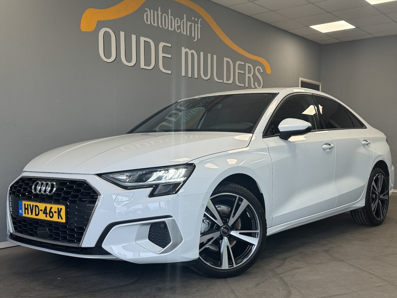 Audi A3 Limousine - 30 TFSI Advanced edition Stoelverwarming/Parkeersensoren/ACC - AutoWereld.nl