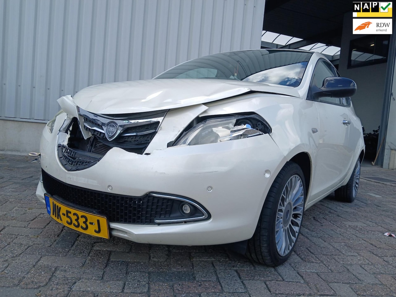 Lancia Y(psilon) - Ypsilon 0.9 TwinAir Platinum - Airco - Schade - Start niet - AutoWereld.nl