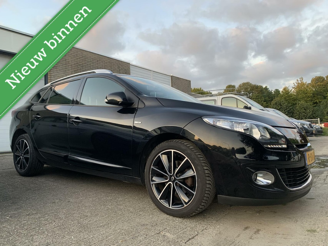 Renault Mégane Estate - 1.4 TCe Bose Navi Airco Trekhaak Cruise control Elektrische pakket - AutoWereld.nl