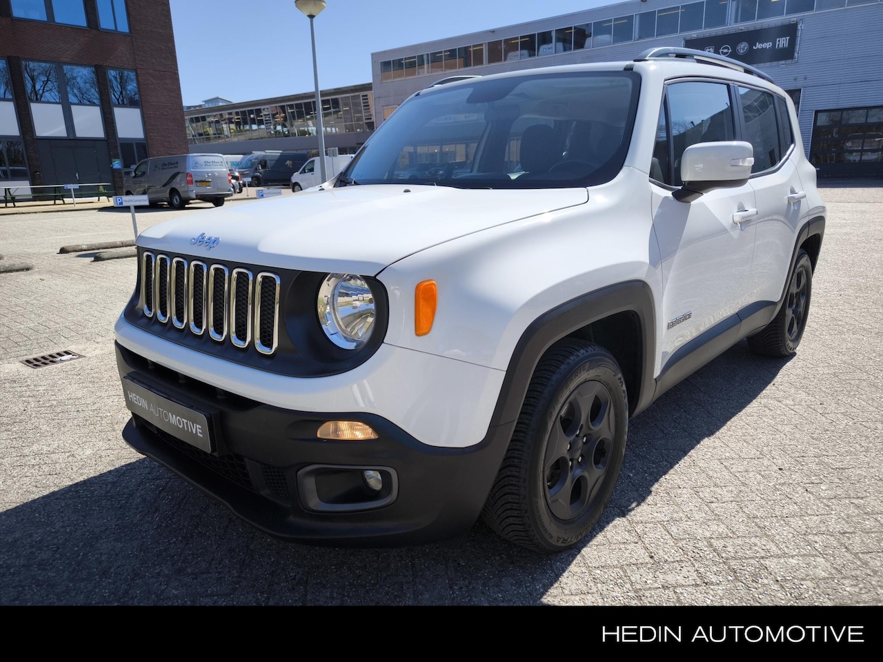 Jeep Renegade - 1.4 MultiAir 140PK Night Eagle II Limited | Automaat | Navigatie | Stoelverwarming | Cruis - AutoWereld.nl