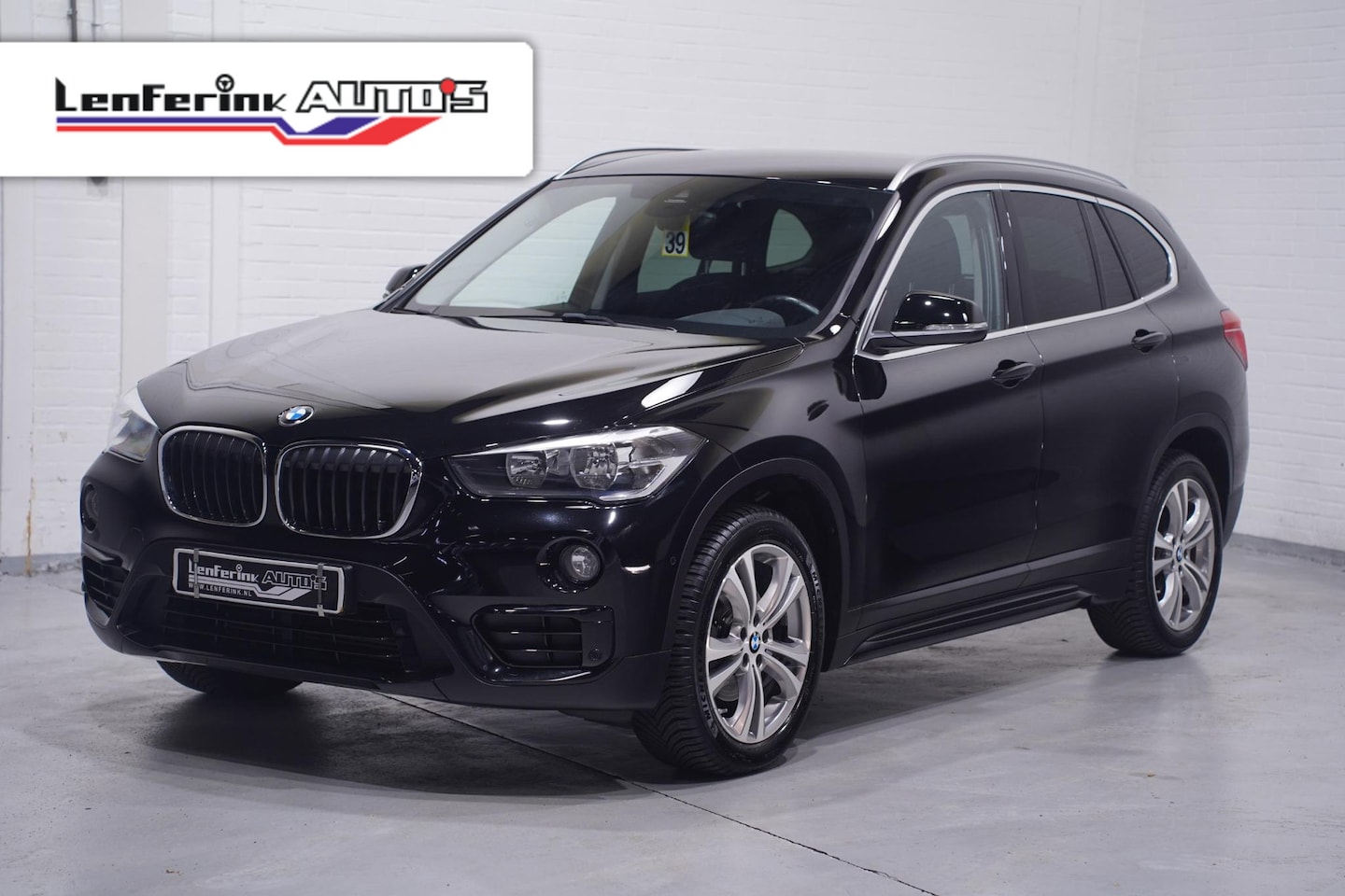 BMW X1 - sDrive18i Sportline Cruise Sportstoelen PDC v+a Stoelverwarming - AutoWereld.nl