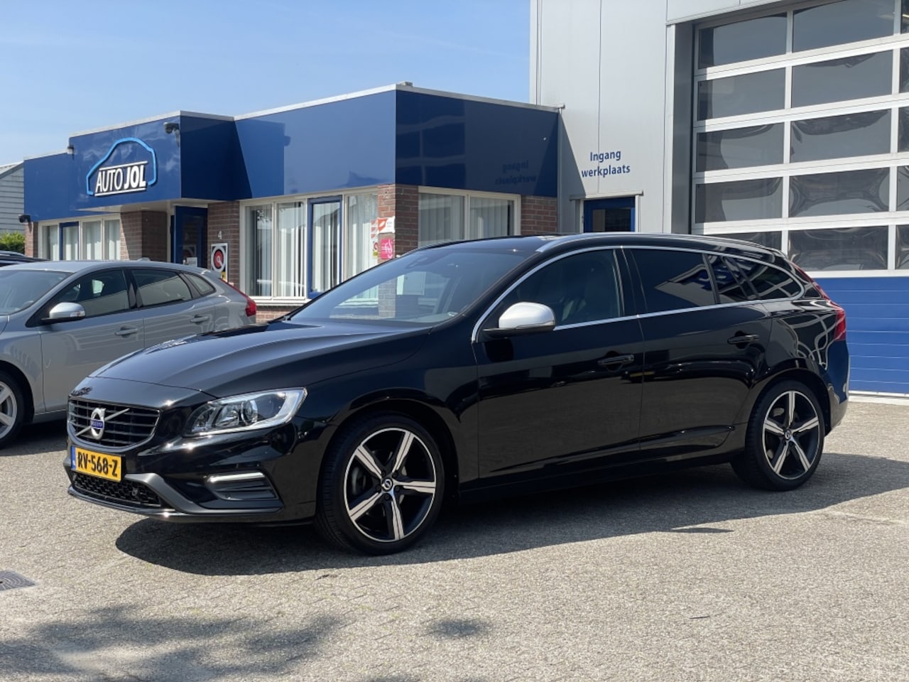 Volvo V60 - 2.0 T4 Bus. Sport | trekhaak | dakraam | navi - AutoWereld.nl