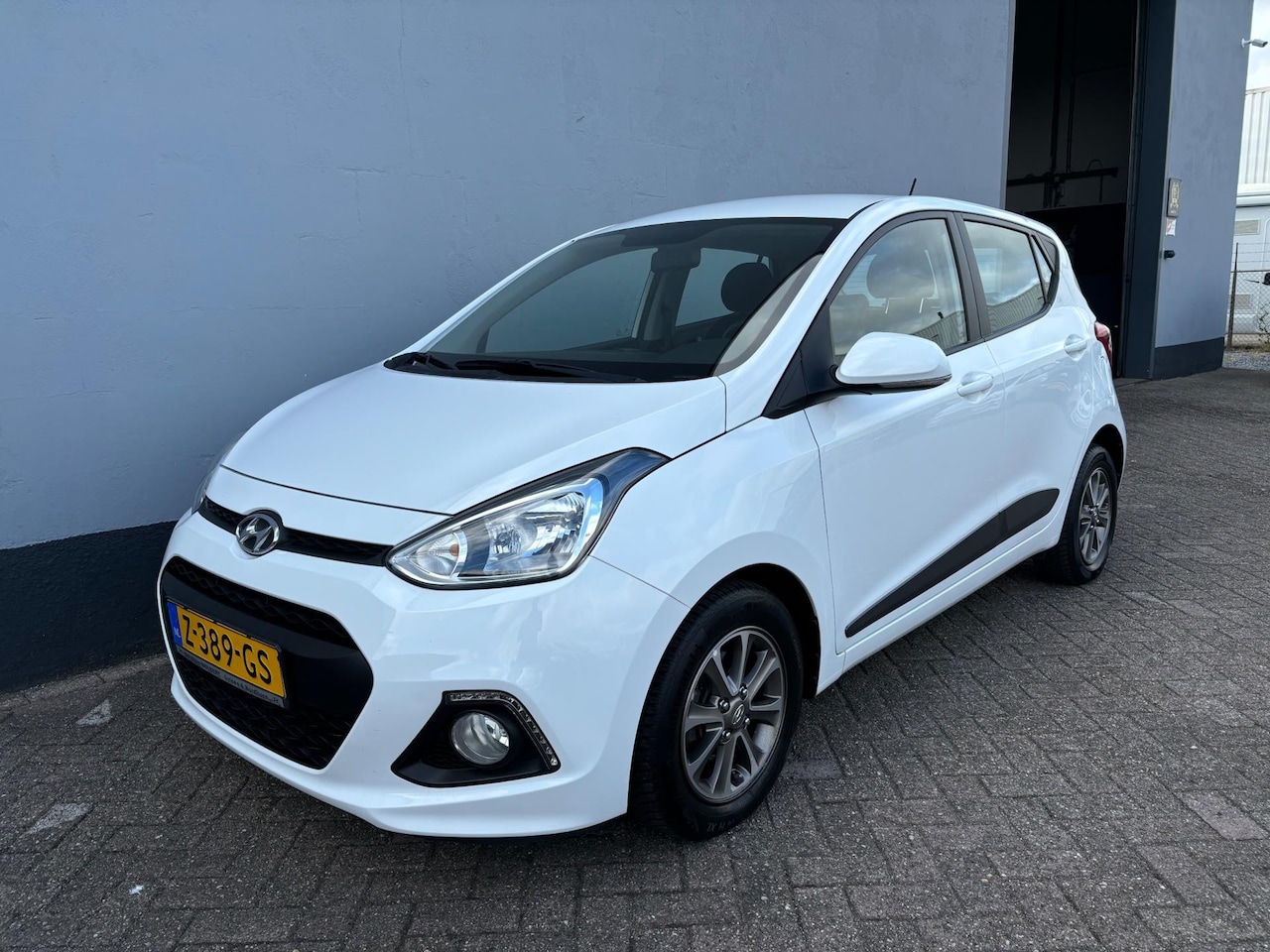 Hyundai i10 - 1.0i i-Motion Premium 5-Deurs - Climate Control - AutoWereld.nl
