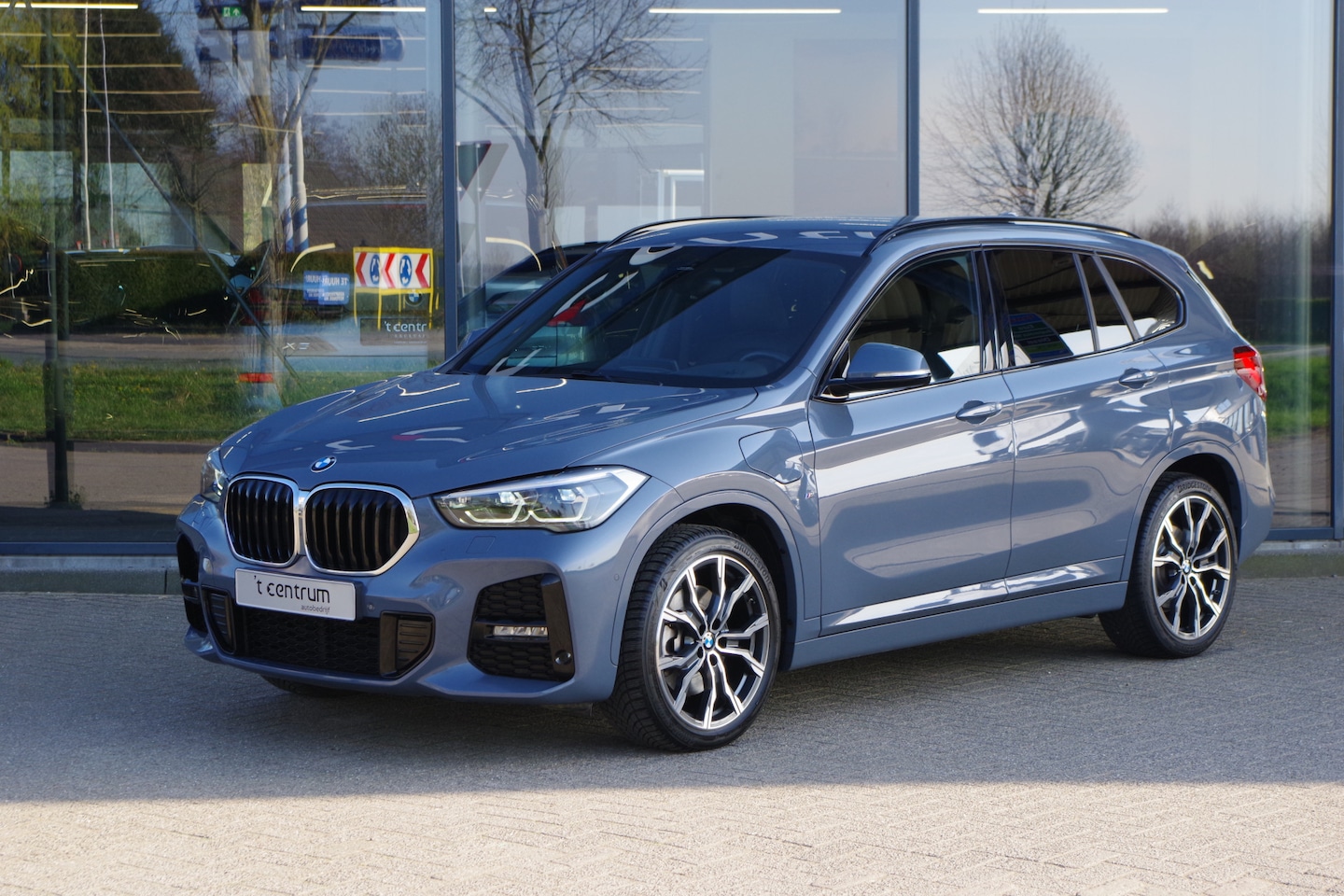 BMW X1 - xDrive25e 220 PK M-Sport High Executive PHEV, Leder, Head-Up, Camera, H/K Sound, Memory, L - AutoWereld.nl