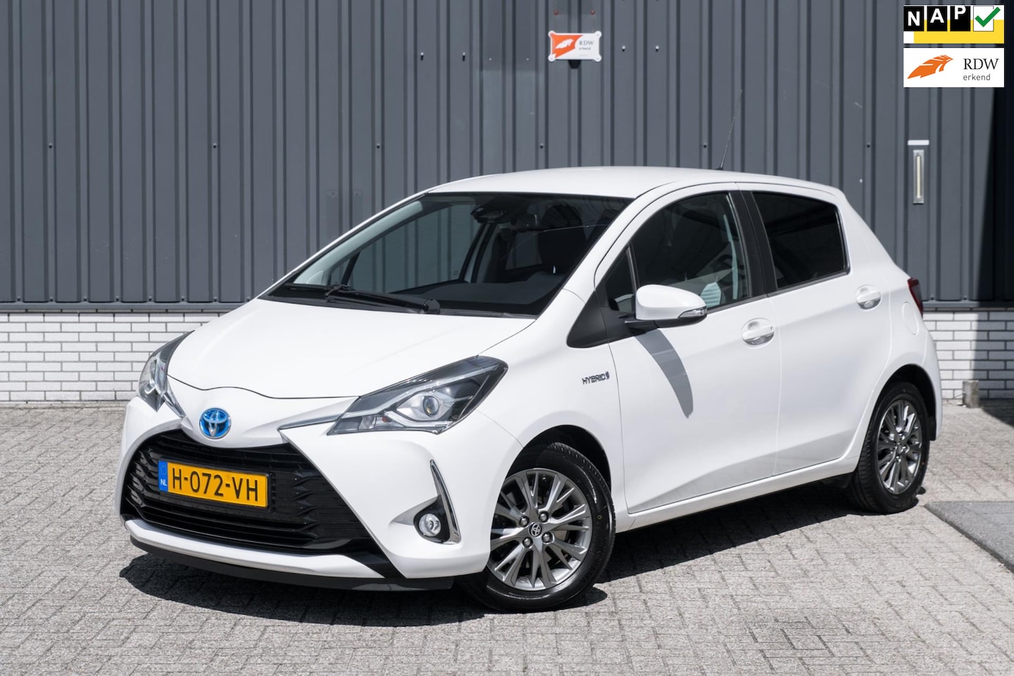 Toyota Yaris - 1.5 Hybrid Dynamic*Camera*Cruise Controle* - AutoWereld.nl