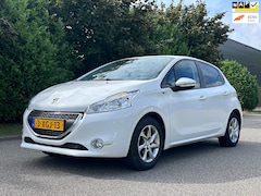 Peugeot 208 - 1.2 VTi Style 5DR*Navigatie*Cruise*Trekhaak*NAP*Airco*LM velgen*Dealer onderhouden