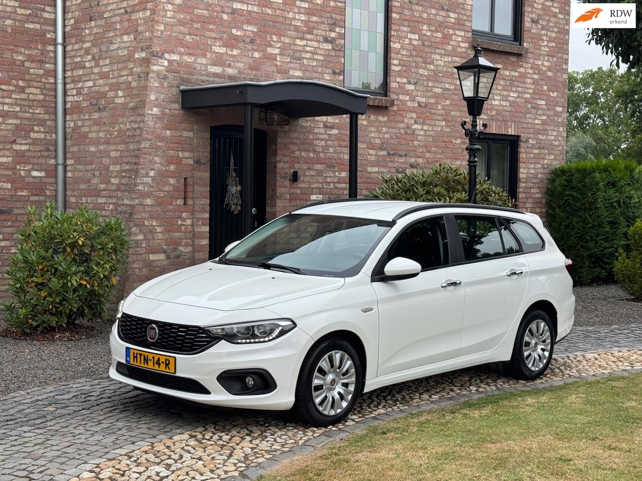 Fiat Tipo Stationwagon - 1.4 16v Popstar Airco Navi PDC - AutoWereld.nl